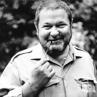 Юлиан Семенов