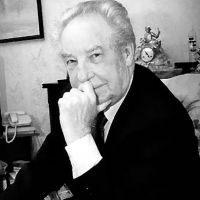 Николай Леонов