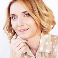 Лариса Суркова