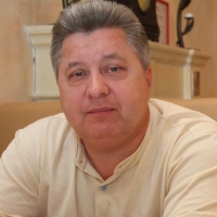 Иван Любенко