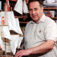 Владислав Петрович Крапивин